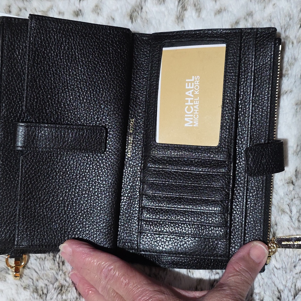 New Michael Kors Contintental Leather Black Wallet. - Picture 7 of 9
